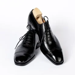 Saint Crispin's Black "V-Cap" Oxfors Made Of Hand-Colored Calfskin