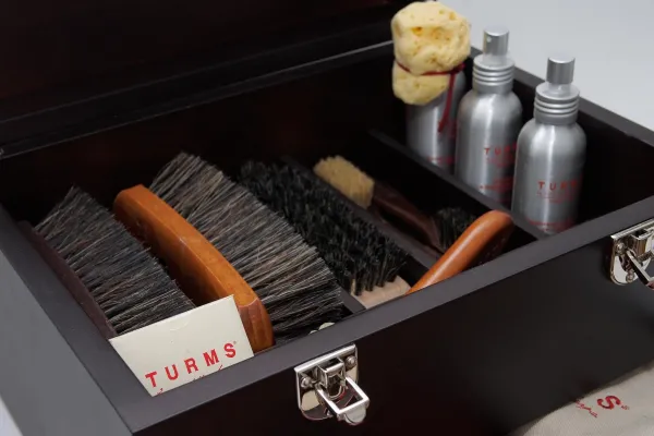 Turms Shoe-Polish Box "Luxury"